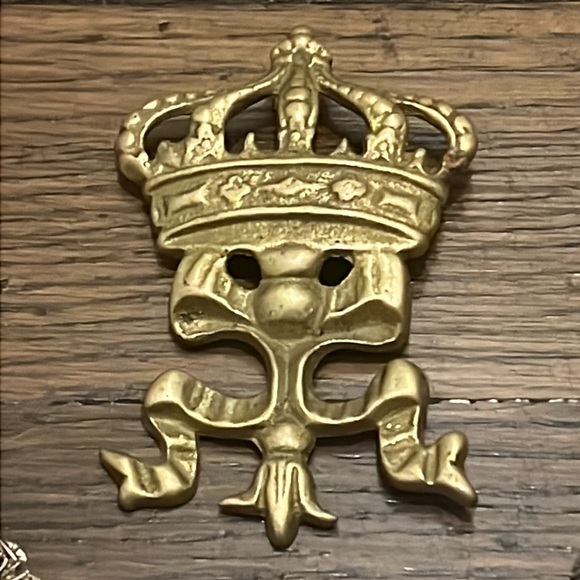 Pin Collection - Picture 3 of 6